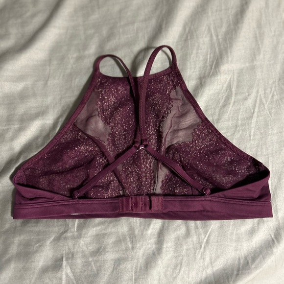 Victoria’s Secret Unlined Lace High-Neck Bralette Size S - Picture 3 of 4